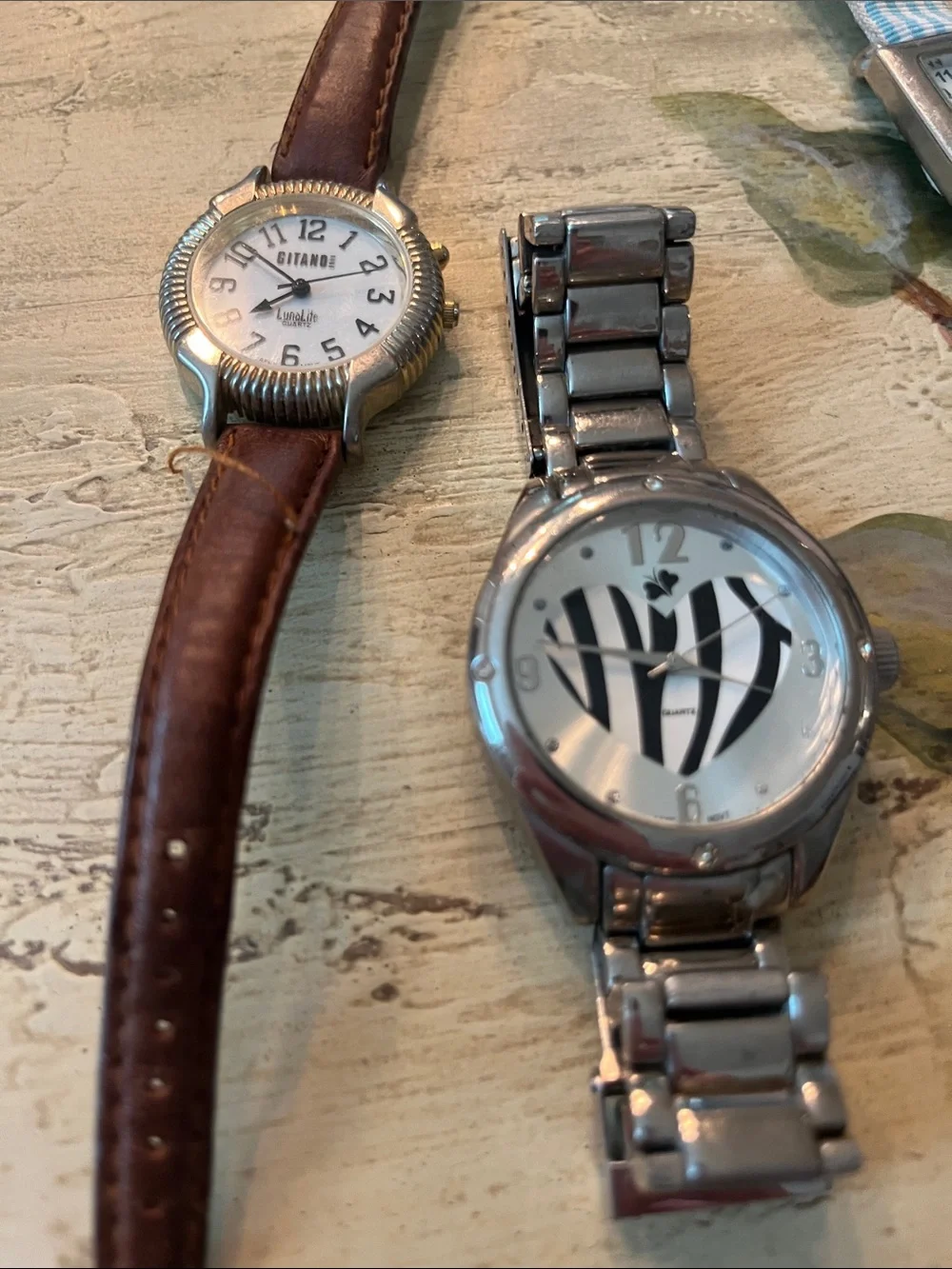 Random box of untested watches. 9 total.